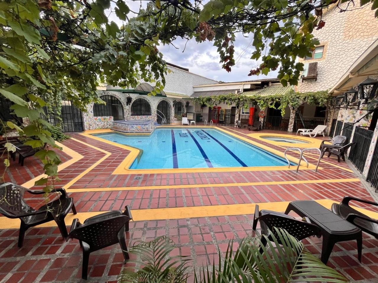 Hotel Chucarima กูกูตา ภายนอก รูปภาพ